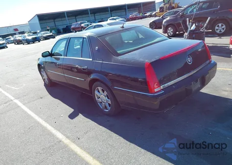 2007 Cadillac Dts Luxury I z USA, uszkodzony, nr VIN 1G6KD57Y37U224004